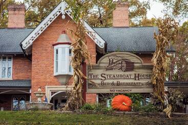 The Steamboat House Bed & Breakfast