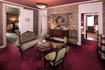 The Steamboat House Bed & Breakfast