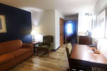 Wingate By Wyndham Youngstown   Austintown