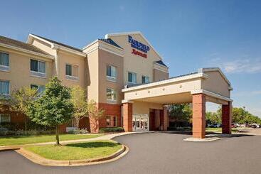 Fairfield Inn & Suites By Marriott Detroit Metro Airport Romulus