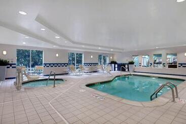 Fairfield Inn & Suites By Marriott Detroit Metro Airport Romulus