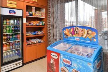 Fairfield Inn & Suites By Marriott Detroit Metro Airport Romulus