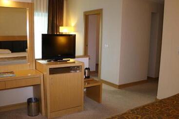 هتل Adrina Termal Health & Spa