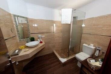 Birdcage Gay Men Resort and Lifestyle