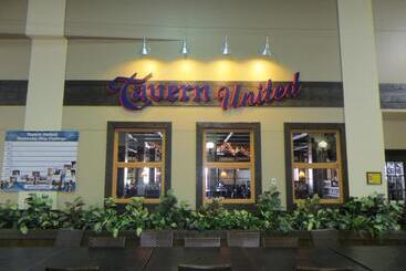 هتل Canad Inns Destination Center Grand Forks
