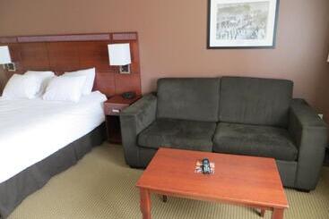 هتل Canad Inns Destination Center Grand Forks