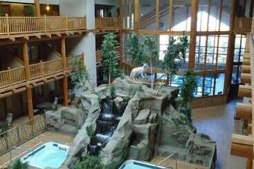 Casper C Mon Inn Hotel & Suites