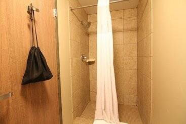 Casper C Mon Inn Hotel & Suites