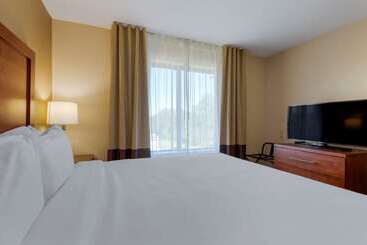 هتل Comfort Inn And Suites Cambridge Cambridge