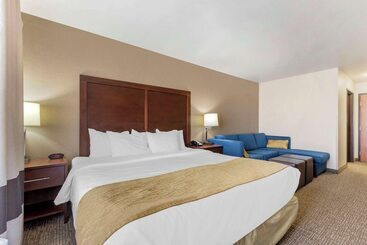 هتل Comfort Inn & Suites Mitchell I 90