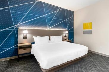 هتل Comfort Inn & Suites Hampton Near Coliseum