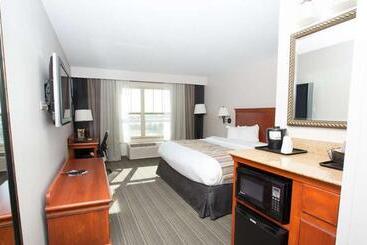 هتل Country Inn & Suites By Radisson, Grand Forks, Nd