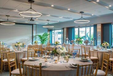 هتل Courtyard Burlington Harbor
