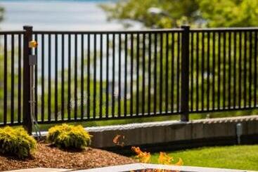هتل Courtyard Burlington Harbor