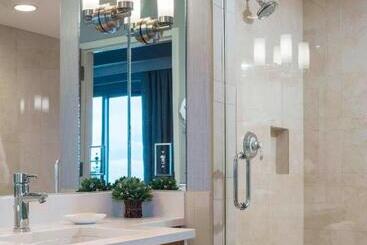 هتل Courtyard Burlington Harbor