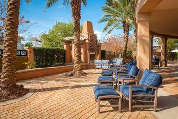 هتل Courtyard By Marriott Pensacola Downtown