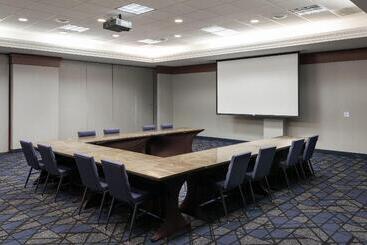 هتل Courtyard By Marriott Wichita At Old Town