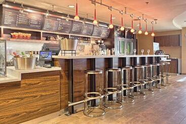 هتل Courtyard By Marriott Harrisburg West/mechanicsburg