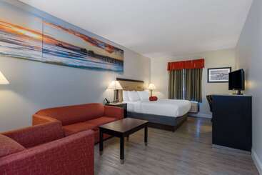 هتل Days Inn & Suites By Wyndham Lakeland