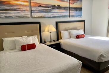 هتل Days Inn & Suites By Wyndham Lakeland
