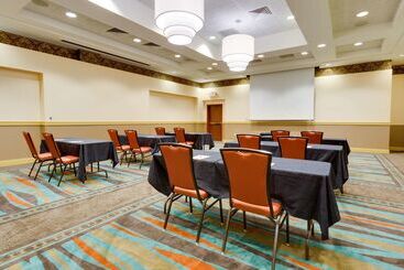 هتل Drury Inn & Suites Greenville