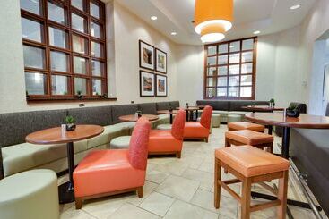 هتل Drury Inn & Suites Greenville