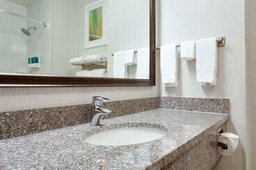 هتل Drury Inn & Suites Greenville