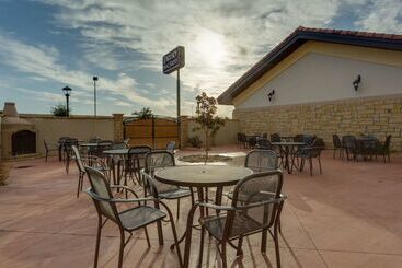 هتل Drury Inn & Suites Las Cruces
