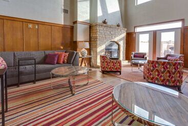 هتل Drury Inn & Suites Las Cruces