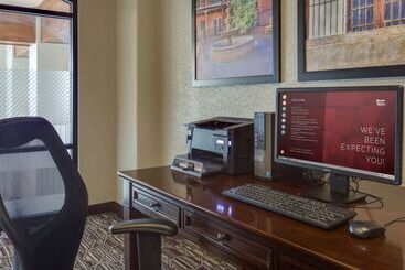 هتل Drury Inn & Suites Las Cruces