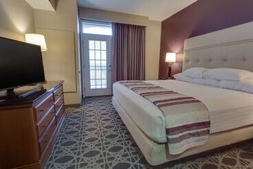 هتل Drury Inn & Suites Las Cruces