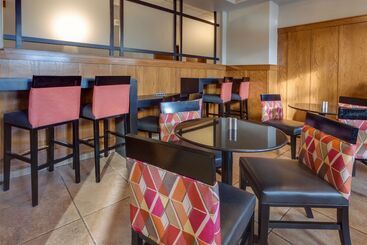 هتل Drury Inn & Suites Las Cruces