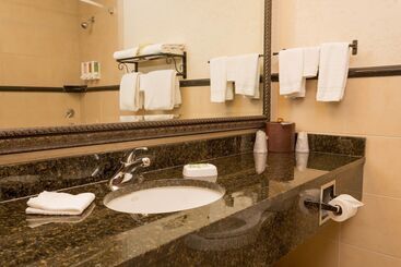 هتل Drury Inn & Suites Las Cruces