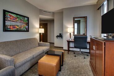 Drury Plaza Hotel San Antonio Riverwalk