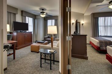Drury Plaza Hotel San Antonio Riverwalk
