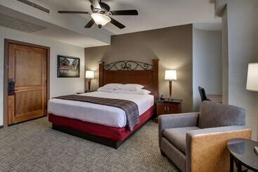 Drury Plaza Hotel San Antonio Riverwalk