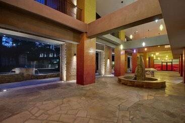 Drury Plaza Hotel San Antonio Riverwalk