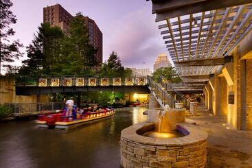 Drury Plaza Hotel San Antonio Riverwalk
