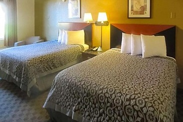 هتل Rose City Inn & Suites