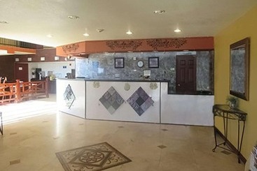 هتل Rose City Inn & Suites