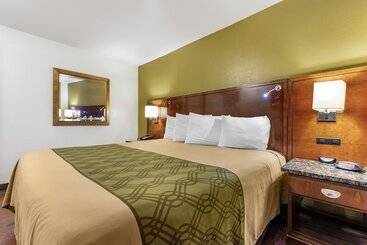 هتل Rose City Inn & Suites