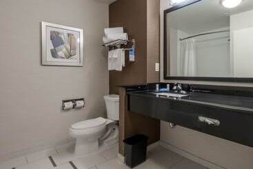 هتل Fairfield Inn & Suites By Marriott Montgomery Airport