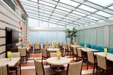 هتل Holiday Inn Express   Times Square South, An Ihg