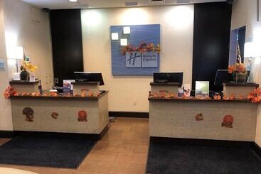 هتل Holiday Inn Express   Times Square South, An Ihg