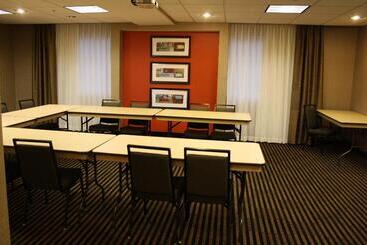 هتل Holiday Inn Express Toledo North, An Ihg