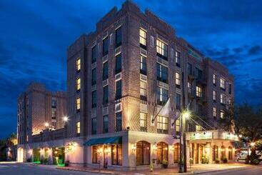 هتل Holiday Inn Savannah Historic District, An Ihg