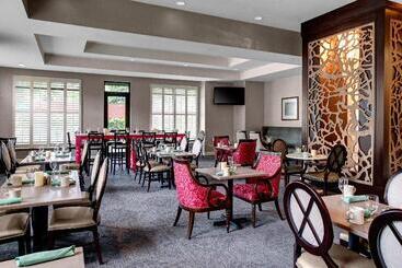 هتل Holiday Inn Savannah Historic District, An Ihg