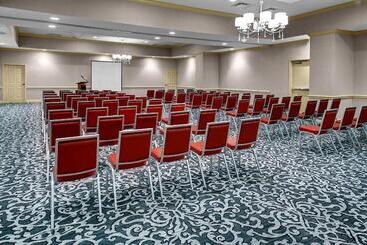 هتل Holiday Inn Savannah Historic District, An Ihg