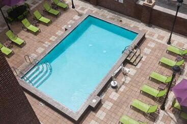 هتل Holiday Inn Savannah Historic District, An Ihg