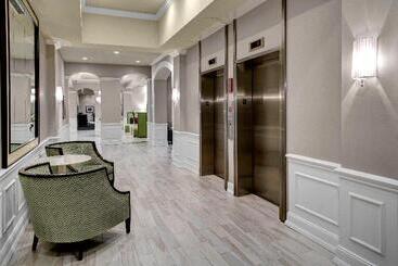 هتل Holiday Inn Savannah Historic District, An Ihg